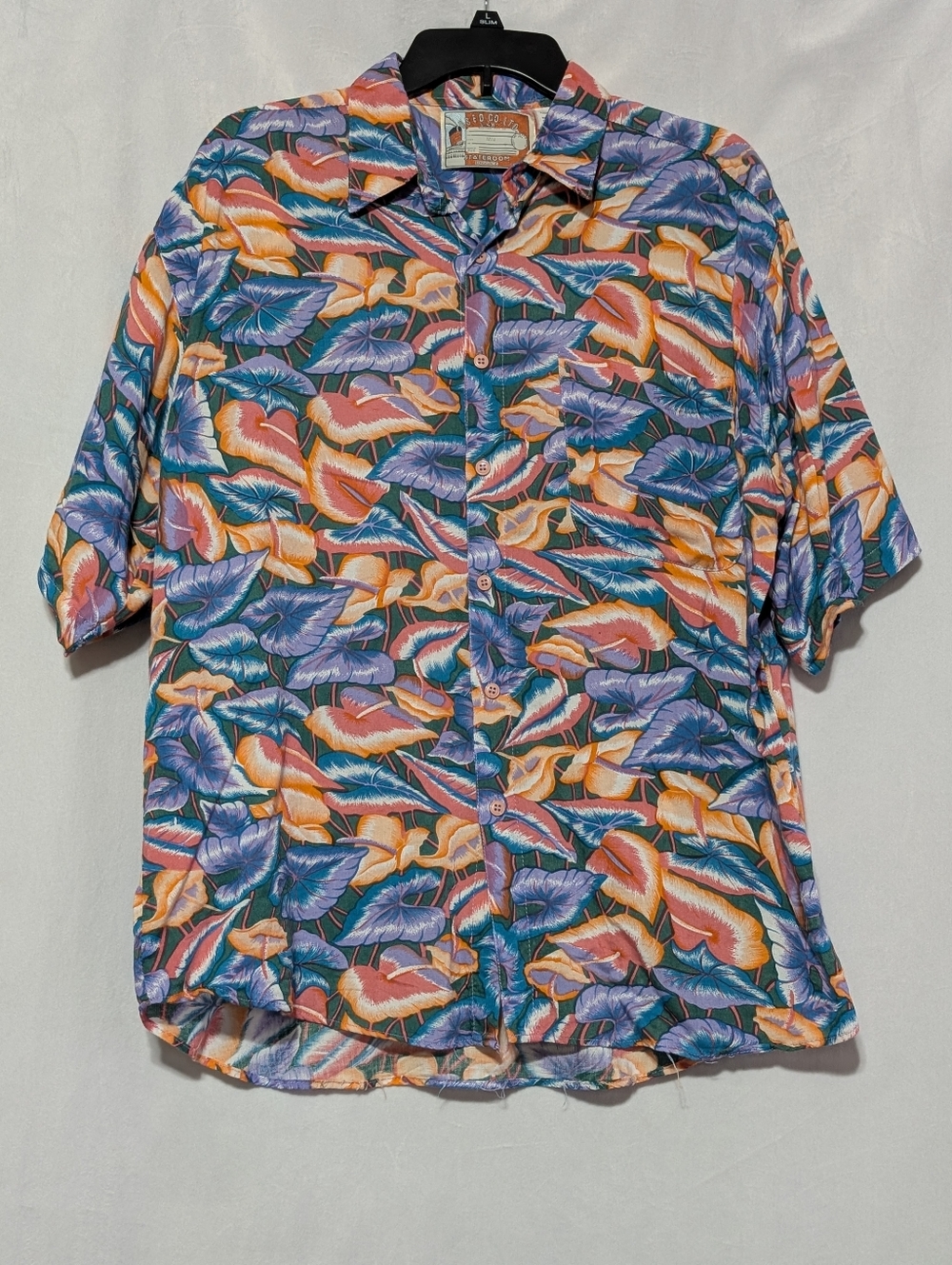 🌷Urban Outfitters Urban Renewal Vibrant Tropical Leaf Button Hawaiian Shirt L